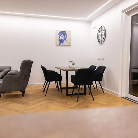 Neubau Apartment Mit Kamin Und Terrasse In Premium Lage Parkplatz Inklusive Bielefeld Exteriér fotografie