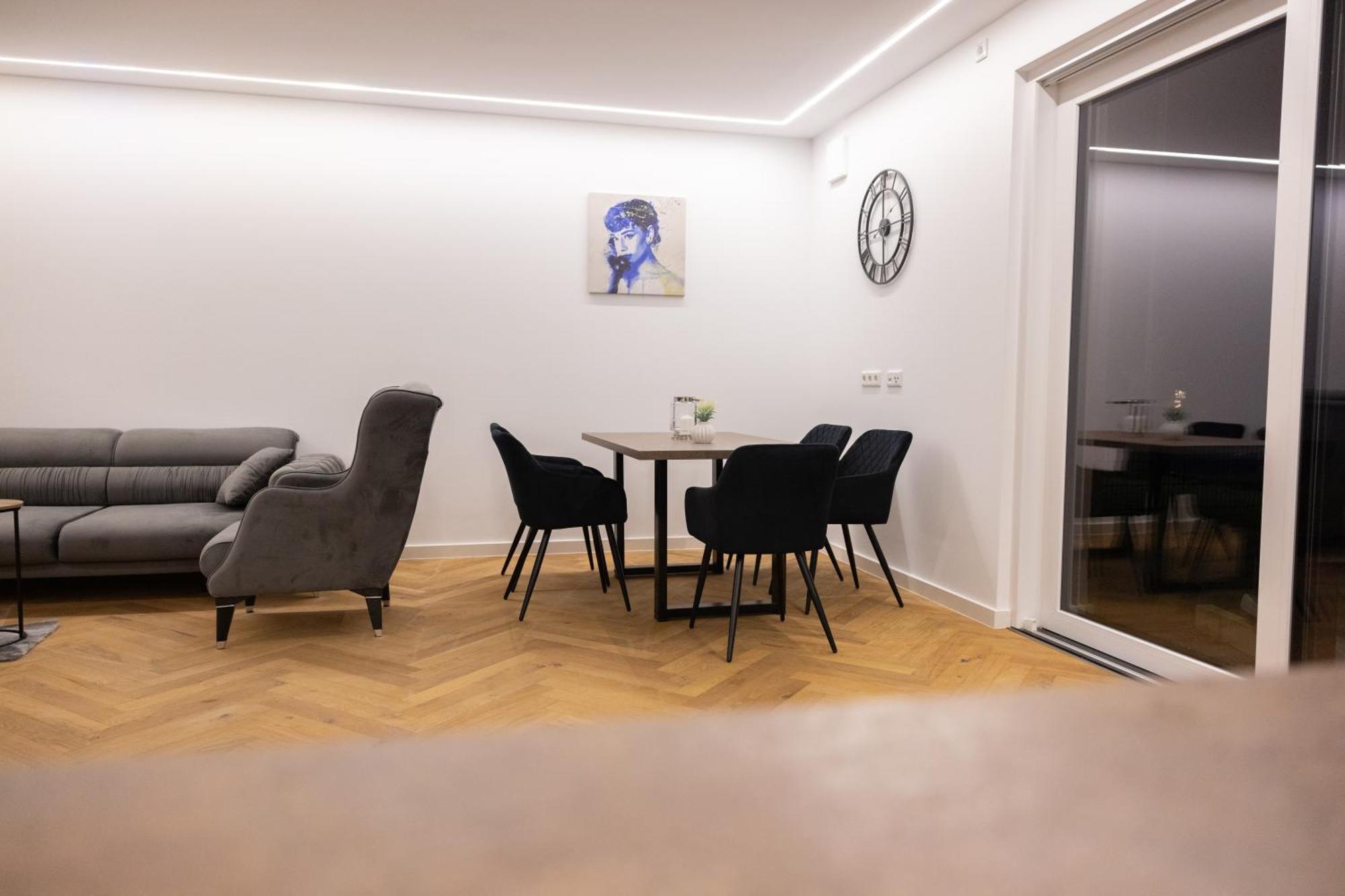 Neubau Apartment Mit Kamin Und Terrasse In Premium Lage Parkplatz Inklusive Bielefeld Exteriér fotografie