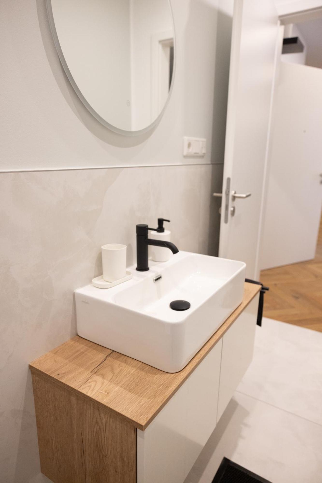 Neubau Apartment Mit Kamin Und Terrasse In Premium Lage Parkplatz Inklusive Bielefeld Exteriér fotografie